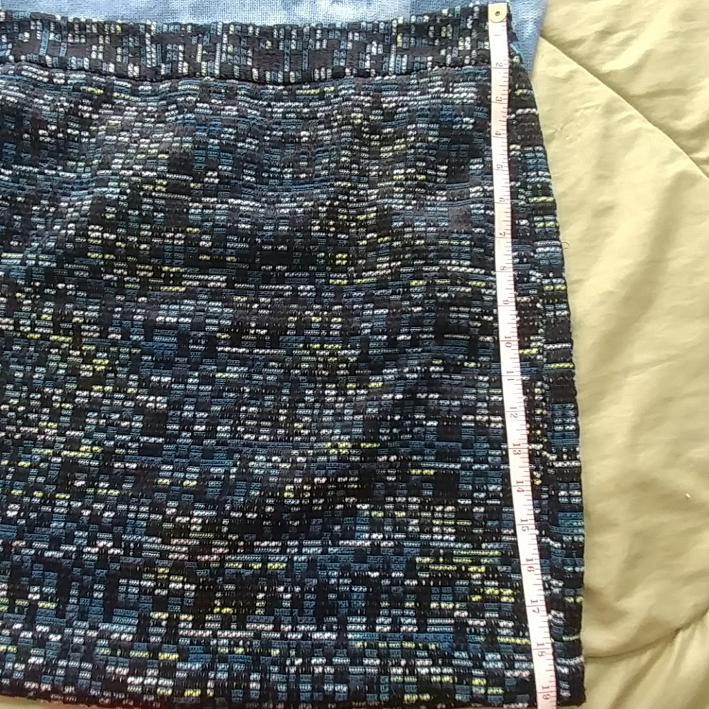 Beautiful Pattern Skirt - Picture 5 of 8